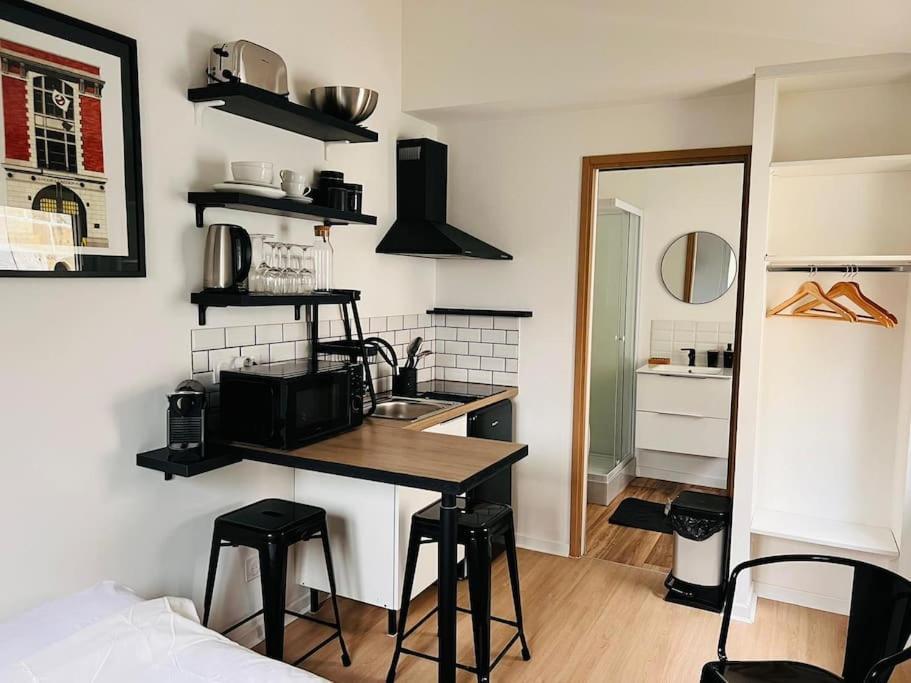 Appartamento La Petite Grange - 5 Mn Gare Sncf - Wifi & Netflix Niort Esterno foto